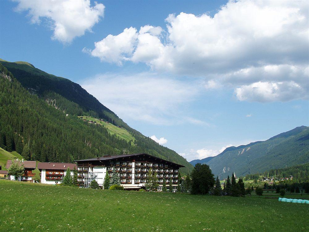 Hotel Alpenhof Sankt Jakob in Defereggen Exterior photo