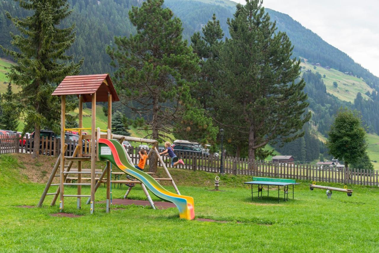 Hotel Alpenhof Sankt Jakob in Defereggen Exterior photo
